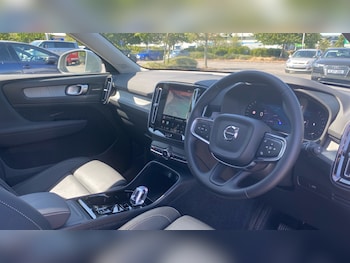 Used Volvo XC40 2025 for sale - 79271824: Photo
