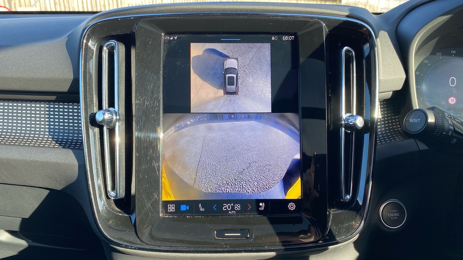 Used Volvo XC40 2025 for sale - 77901460: Photo 16