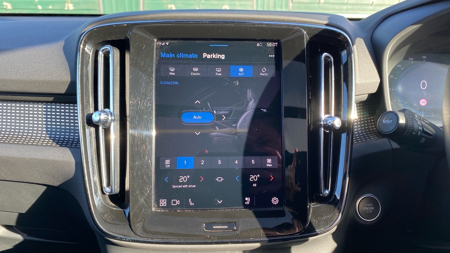 Used Volvo XC40 2025 for sale - 77901460: Photo 17