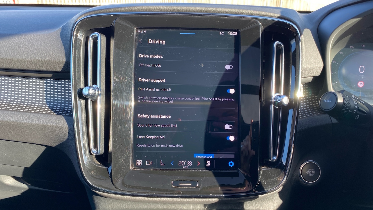 Used Volvo XC40 2025 for sale - 77901460: Photo 21