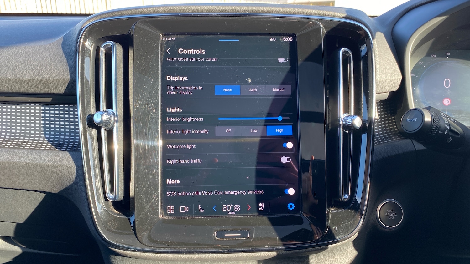 Used Volvo XC40 2025 for sale - 77901460: Photo 24