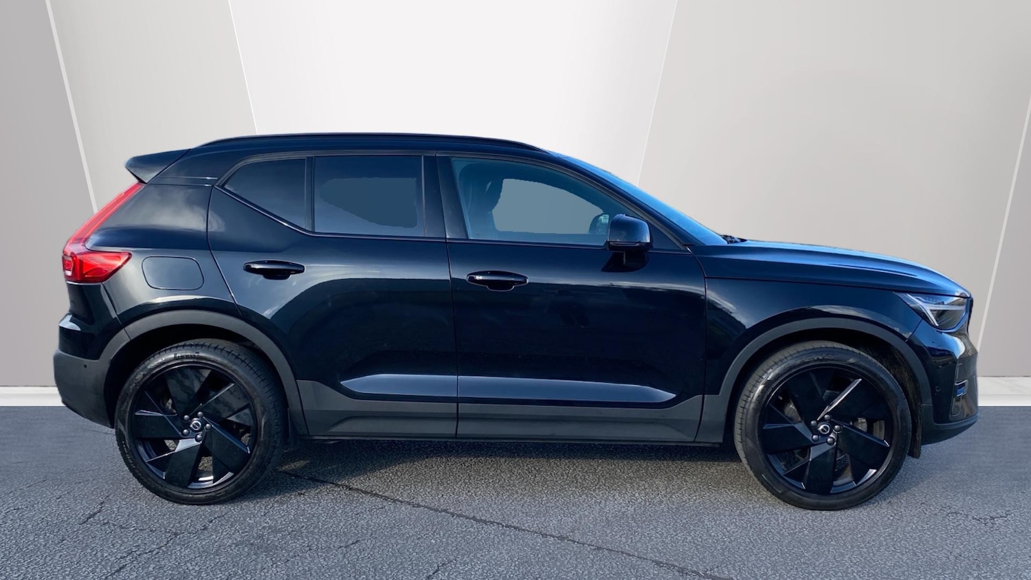 Used Volvo XC40 2025 for sale - 77901460: Photo 3
