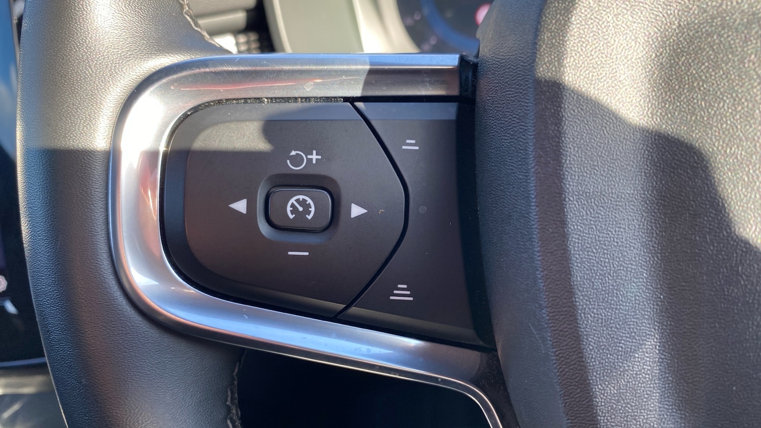 Used Volvo XC40 2025 for sale - 77901460: Photo 31