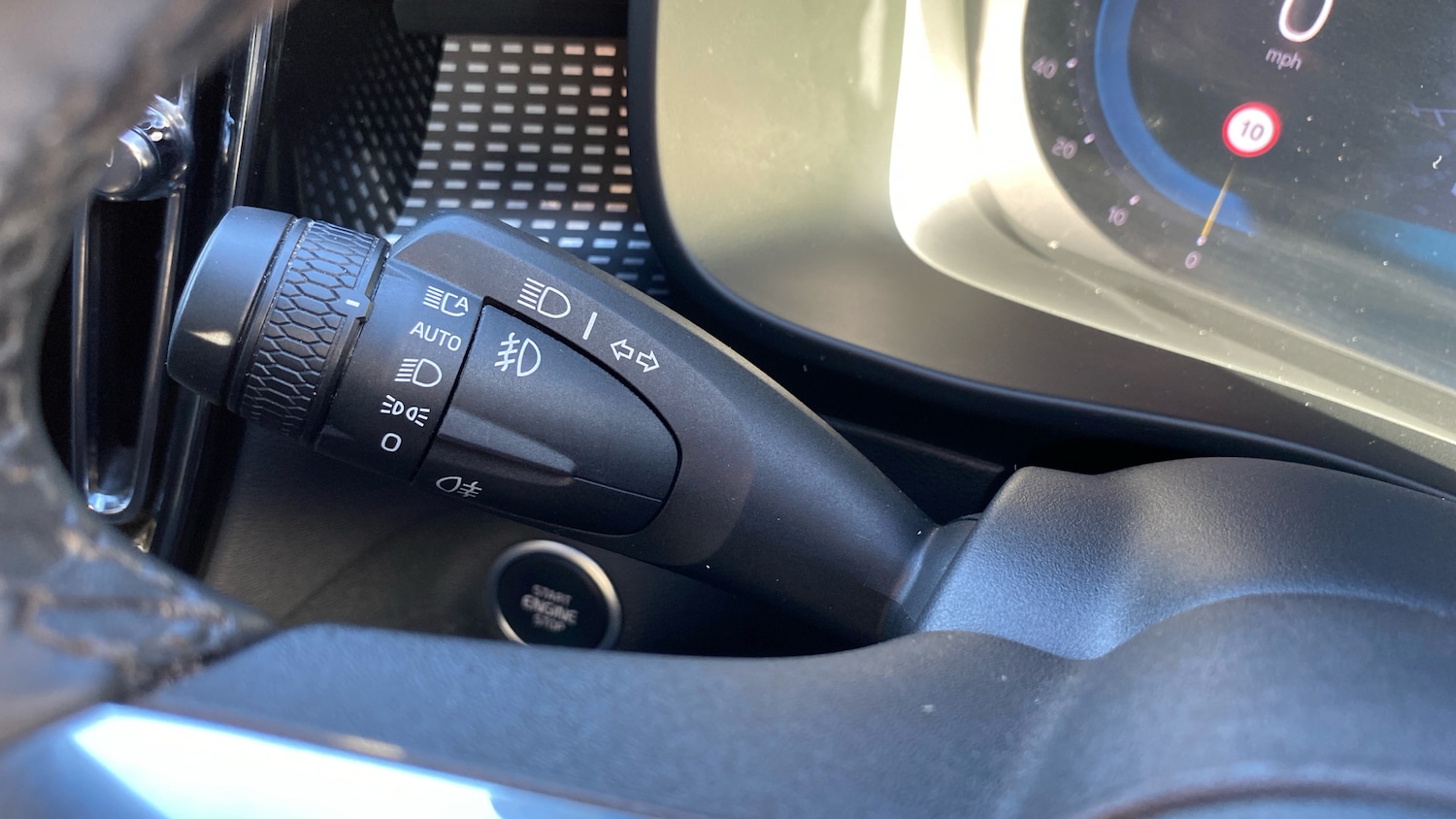 Used Volvo XC40 2025 for sale - 77901460: Photo 34