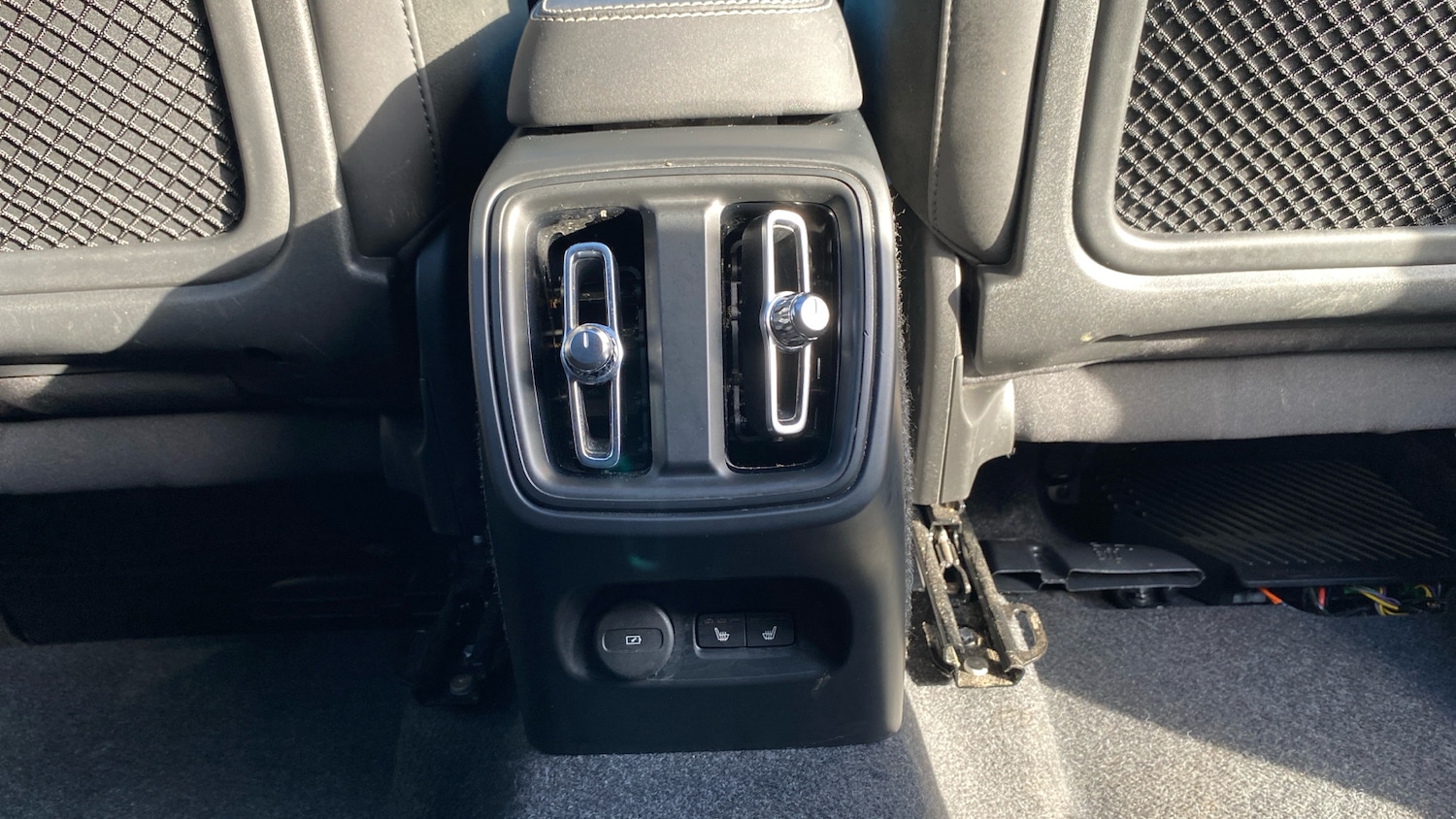 Used Volvo XC40 2025 for sale - 77901460: Photo 37