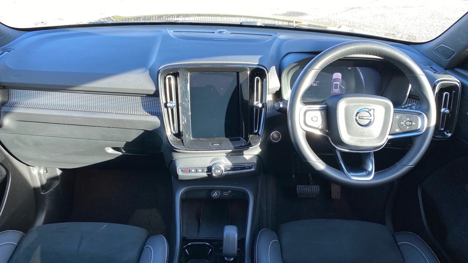 Used Volvo XC40 2025 for sale - 77901460: Photo 5