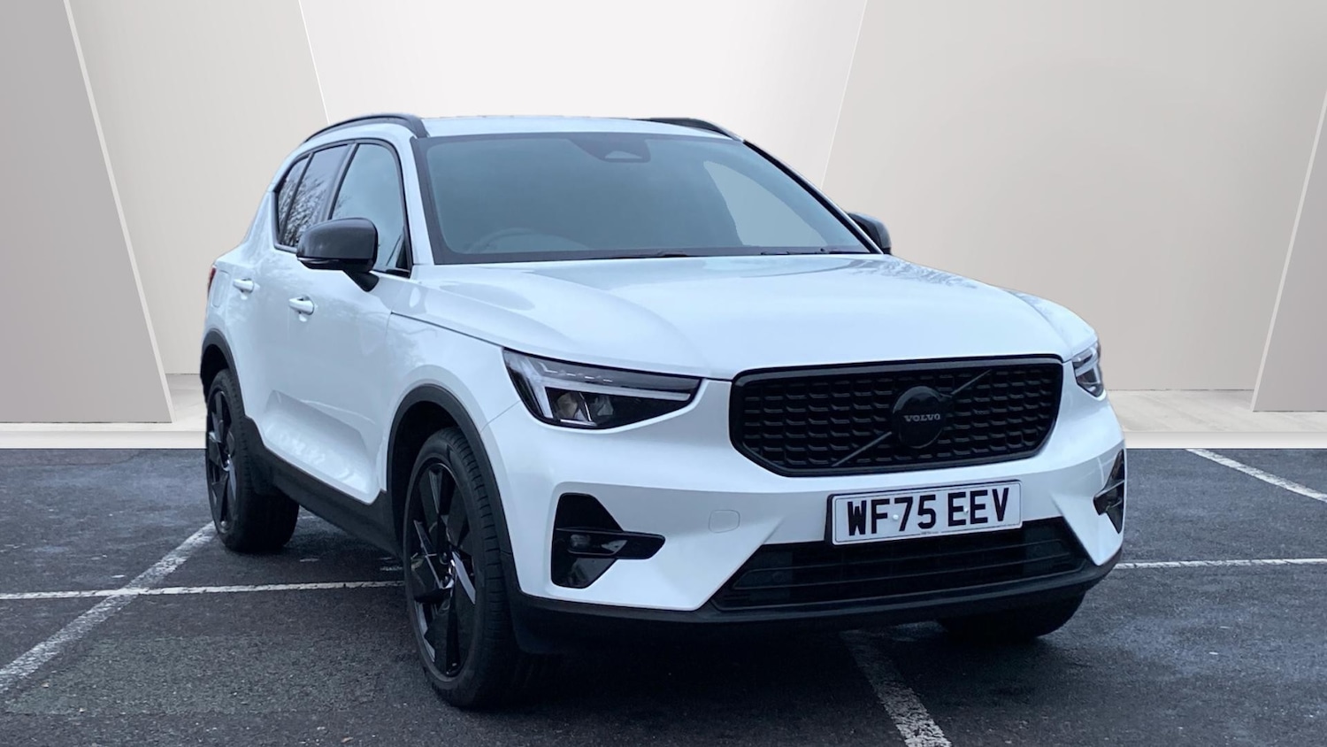 Used Volvo XC40 2025 for sale - 76818736: Photo 1