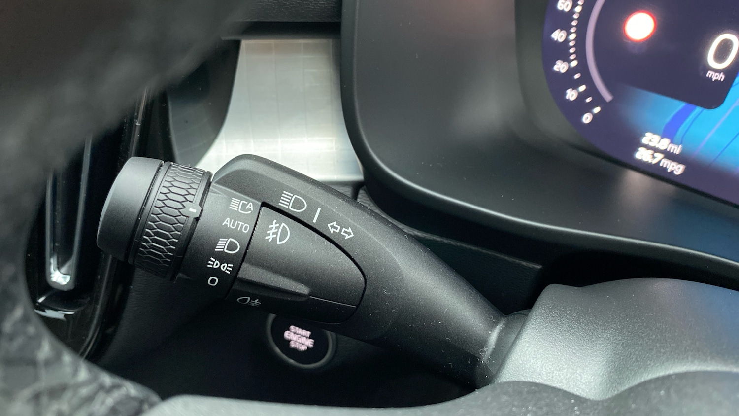 Used Volvo XC40 2025 for sale - 76818736: Photo 15