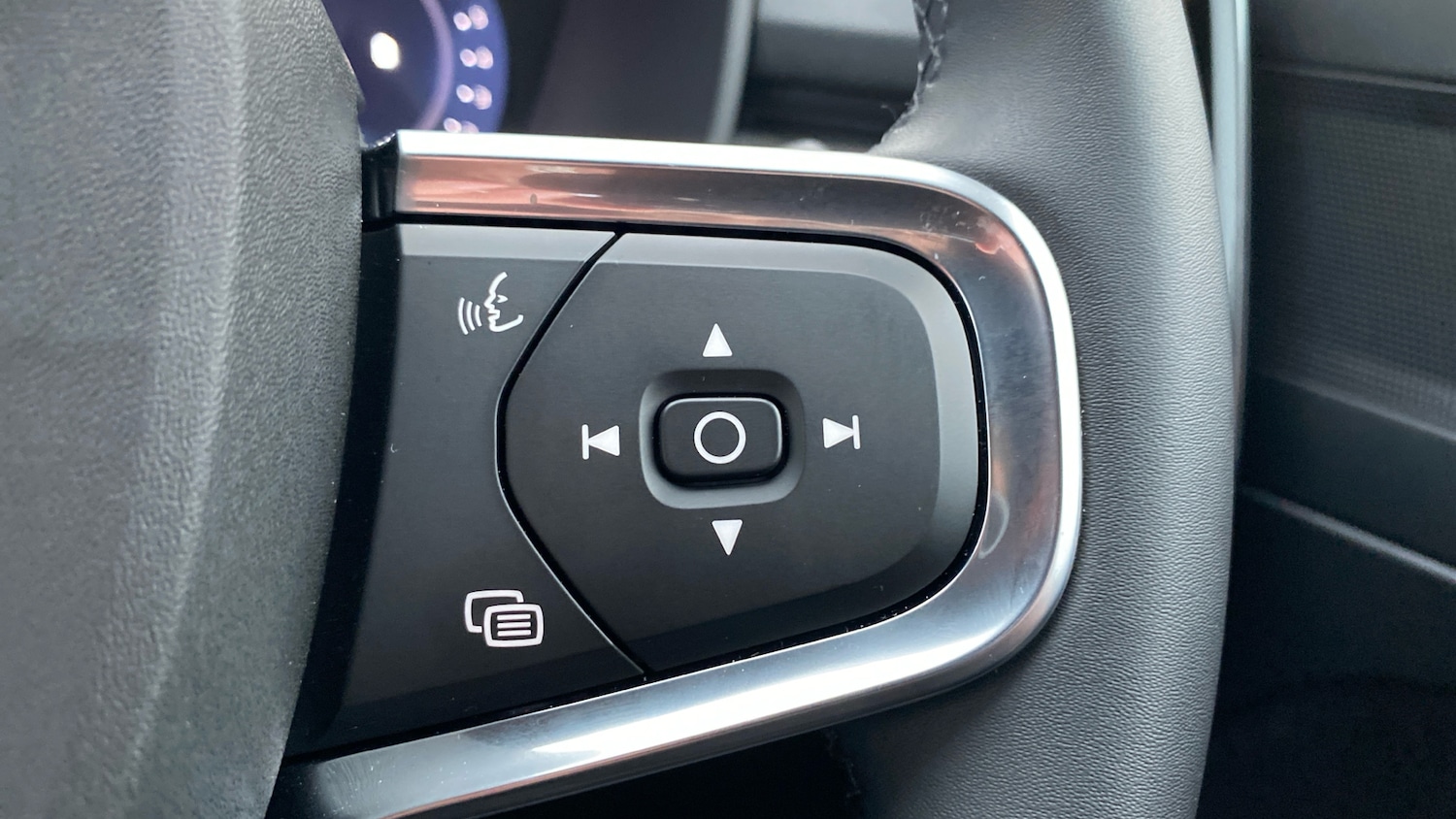 Used Volvo XC40 2025 for sale - 76818736: Photo 17