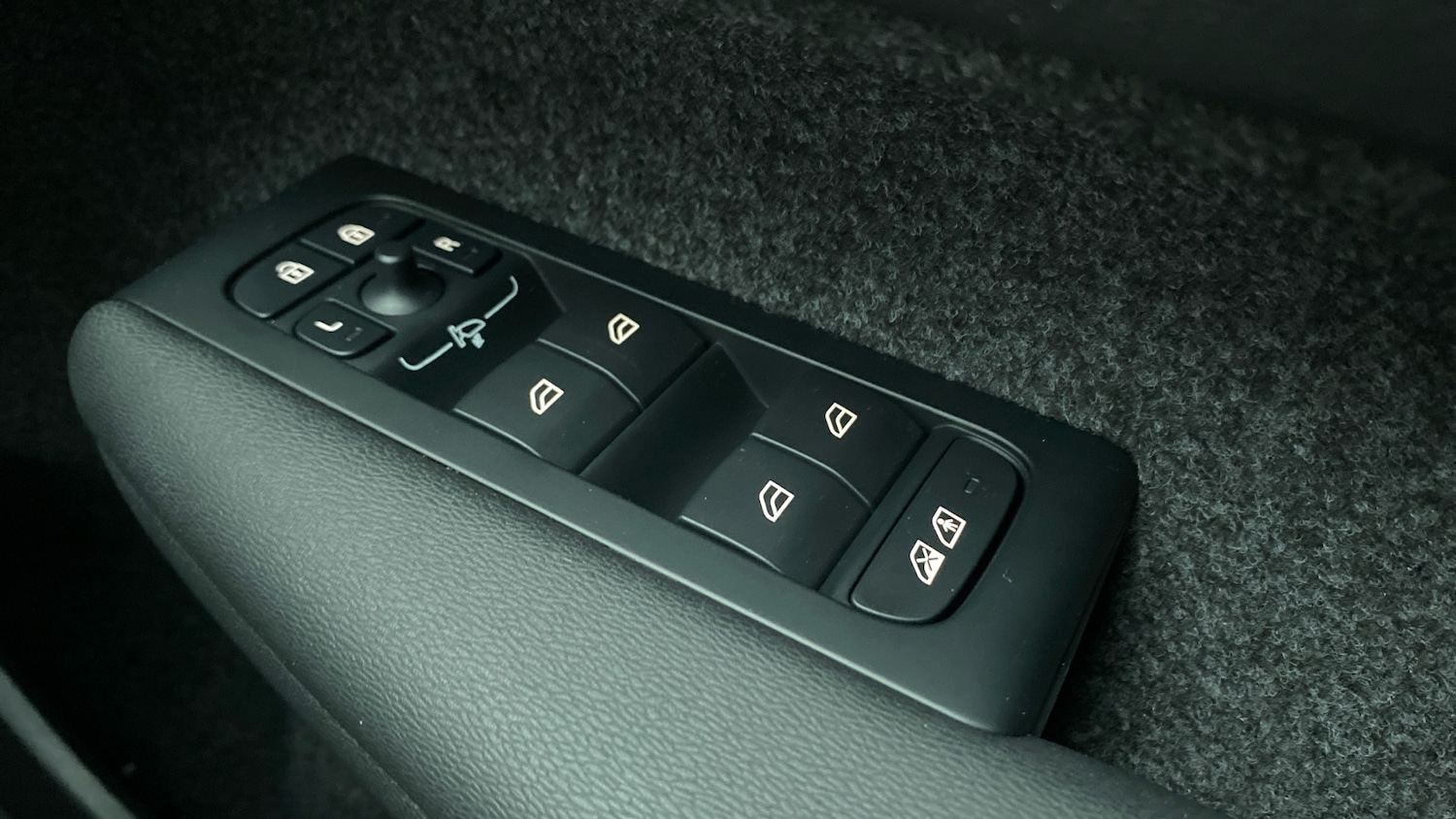 Used Volvo XC40 2025 for sale - 76818736: Photo 19