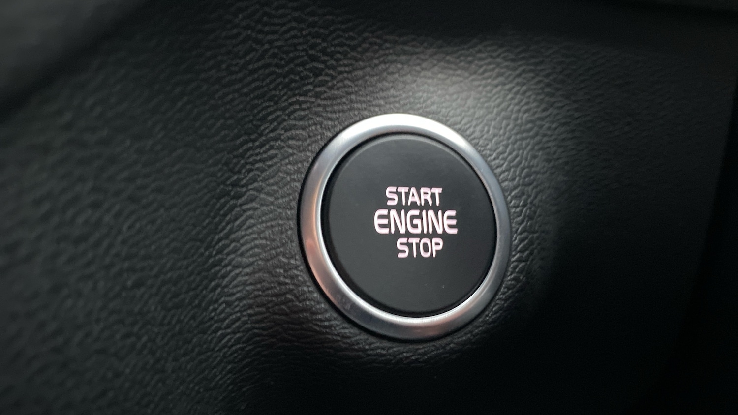 Used Volvo XC40 2025 for sale - 76818736: Photo 21