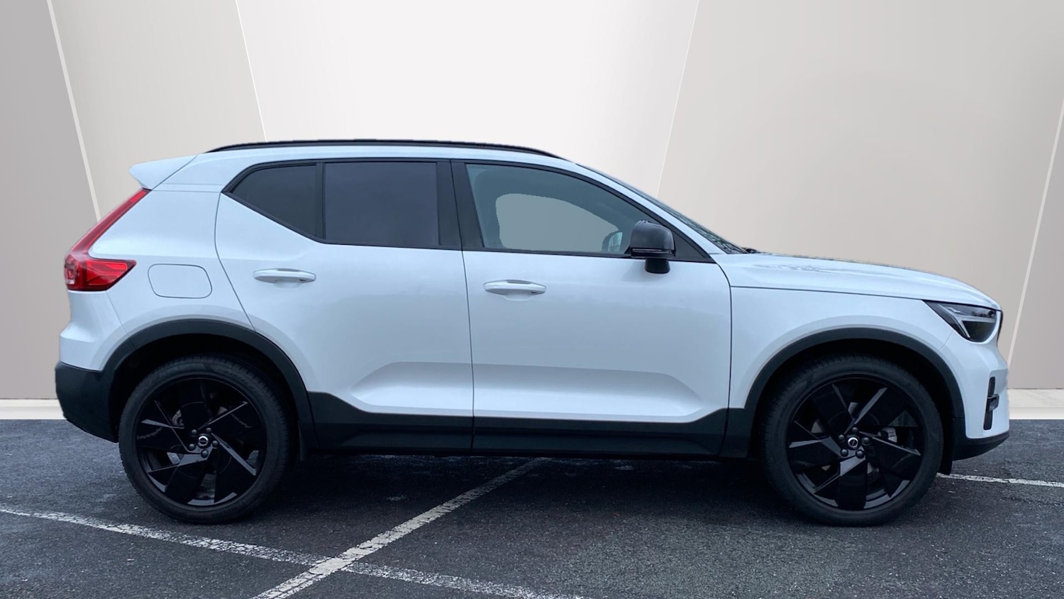 Used Volvo XC40 2025 for sale - 76818736: Photo 3