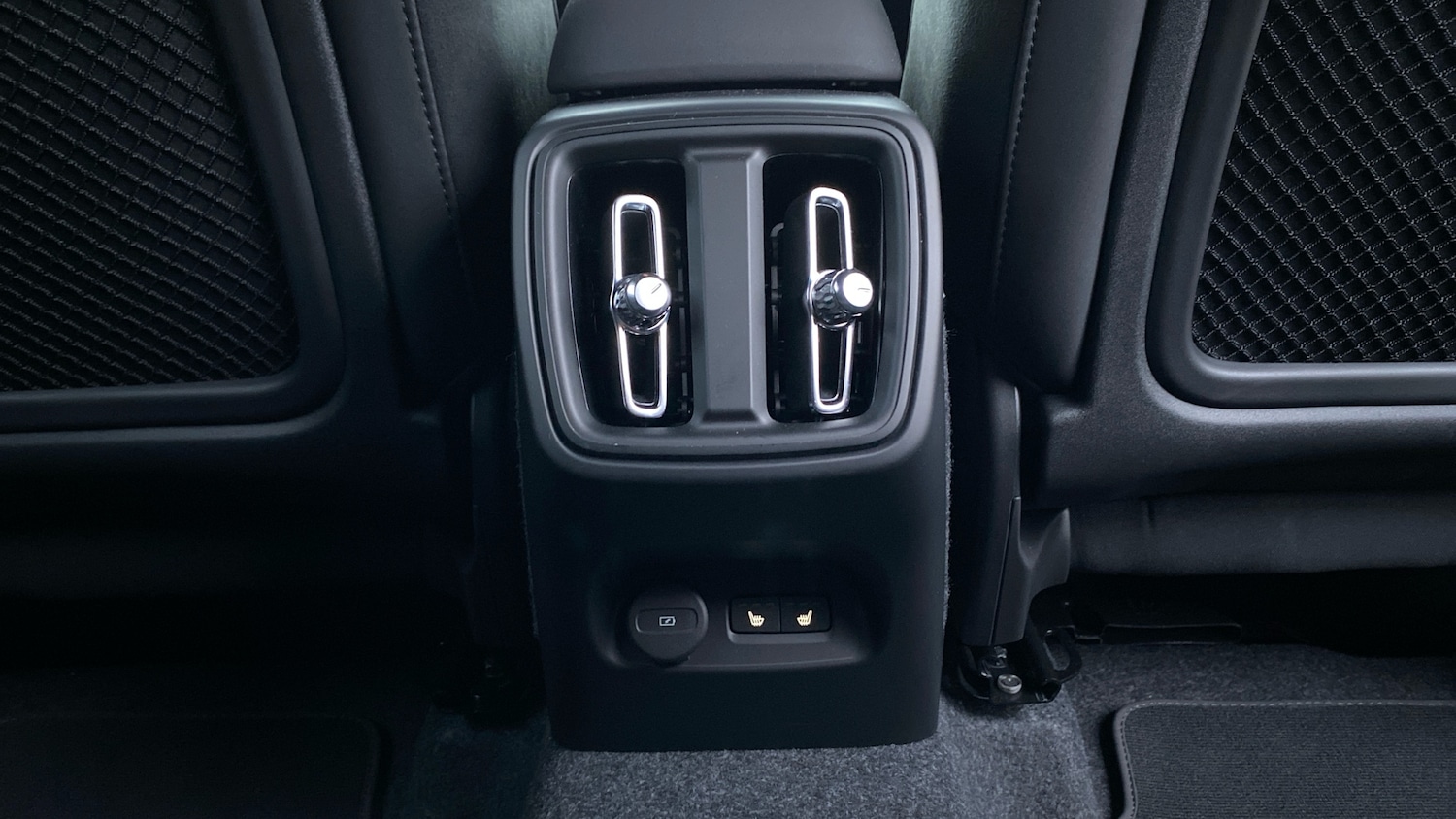 Used Volvo XC40 2025 for sale - 76818736: Photo 39