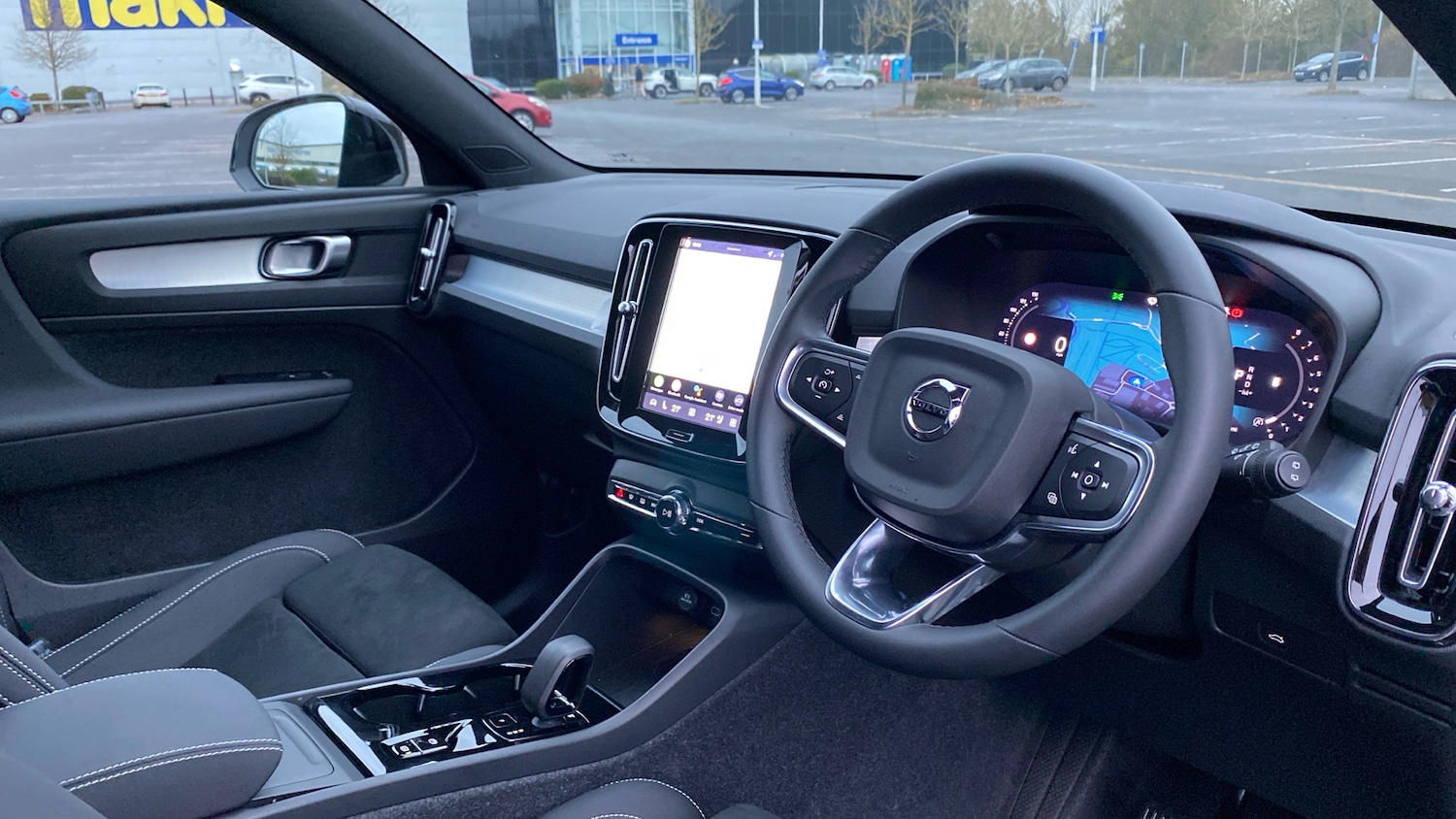 Used Volvo XC40 2025 for sale - 76818736: Photo 4