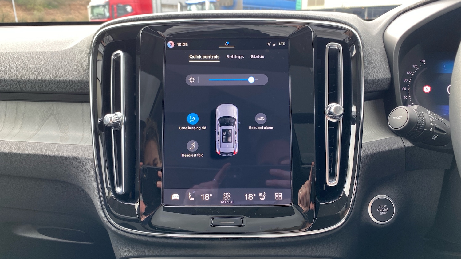 Used Volvo XC40 2025 for sale - 77818690: Photo 14