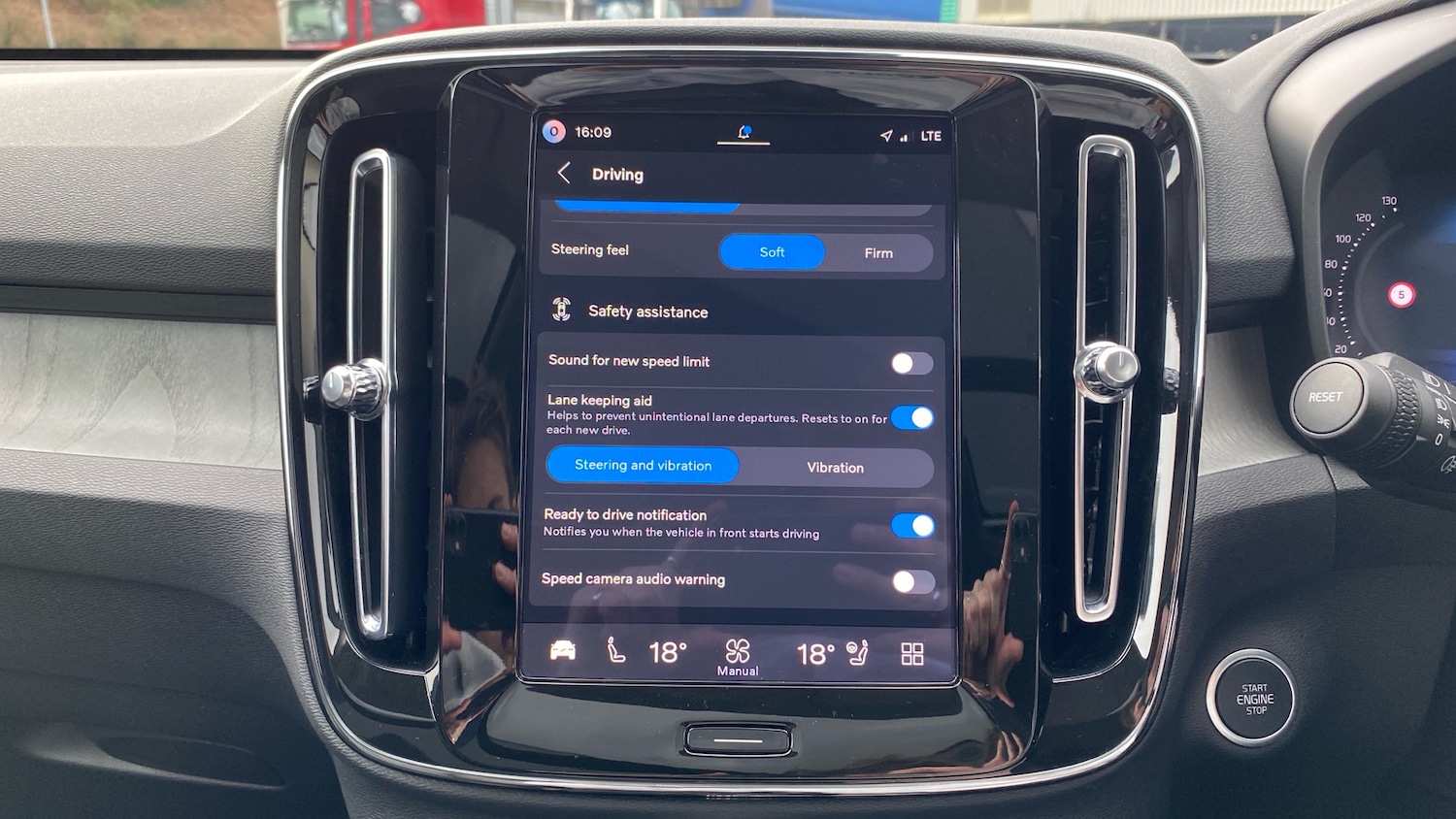 Used Volvo XC40 2025 for sale - 77818690: Photo 18