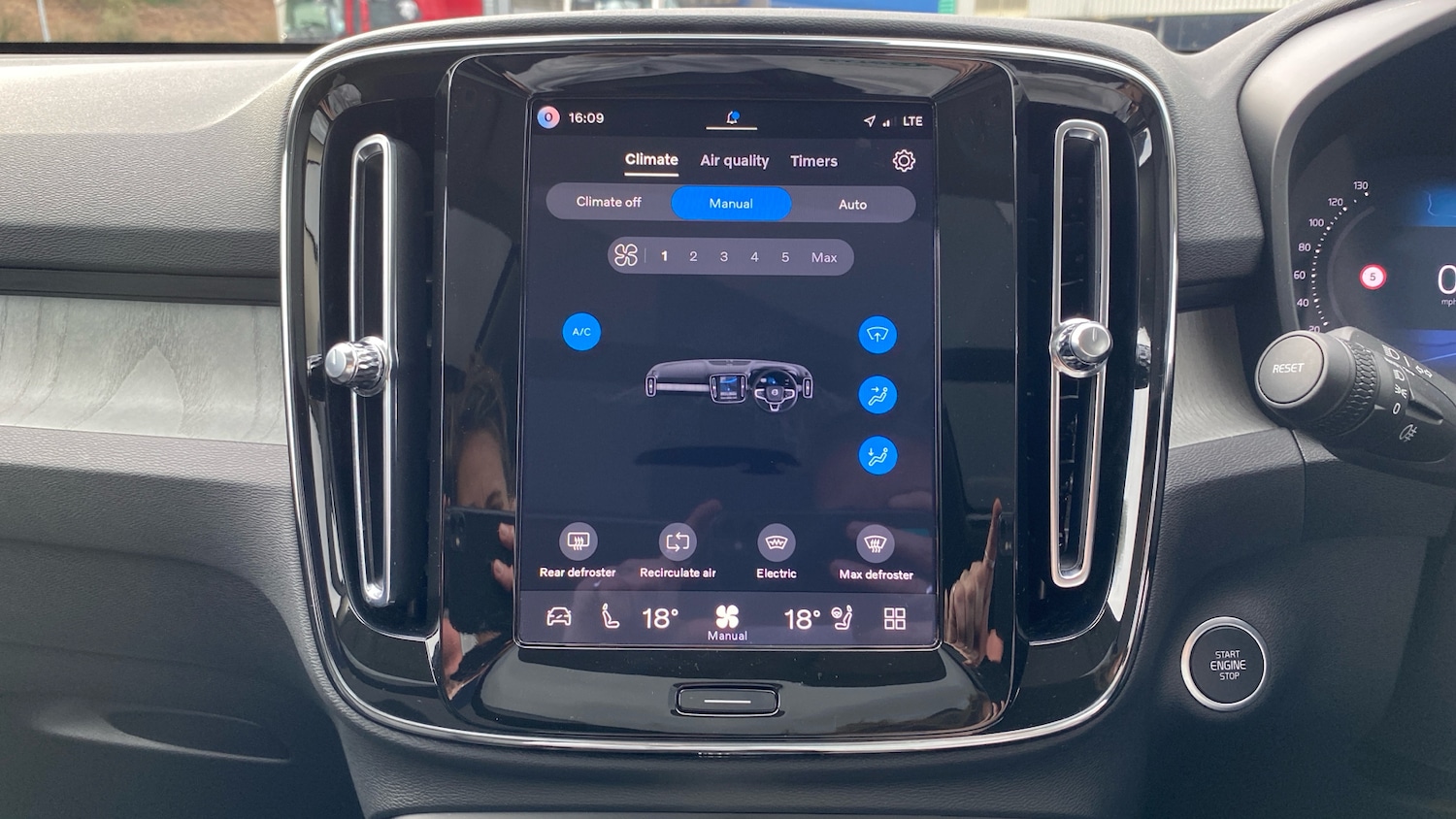 Used Volvo XC40 2025 for sale - 77818690: Photo 22