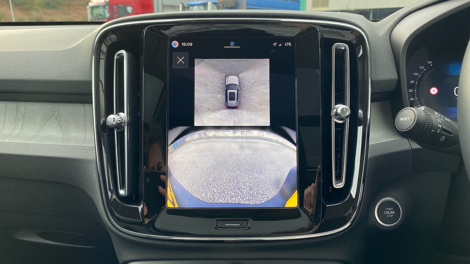 Used Volvo XC40 2025 for sale - 77818690: Photo 26