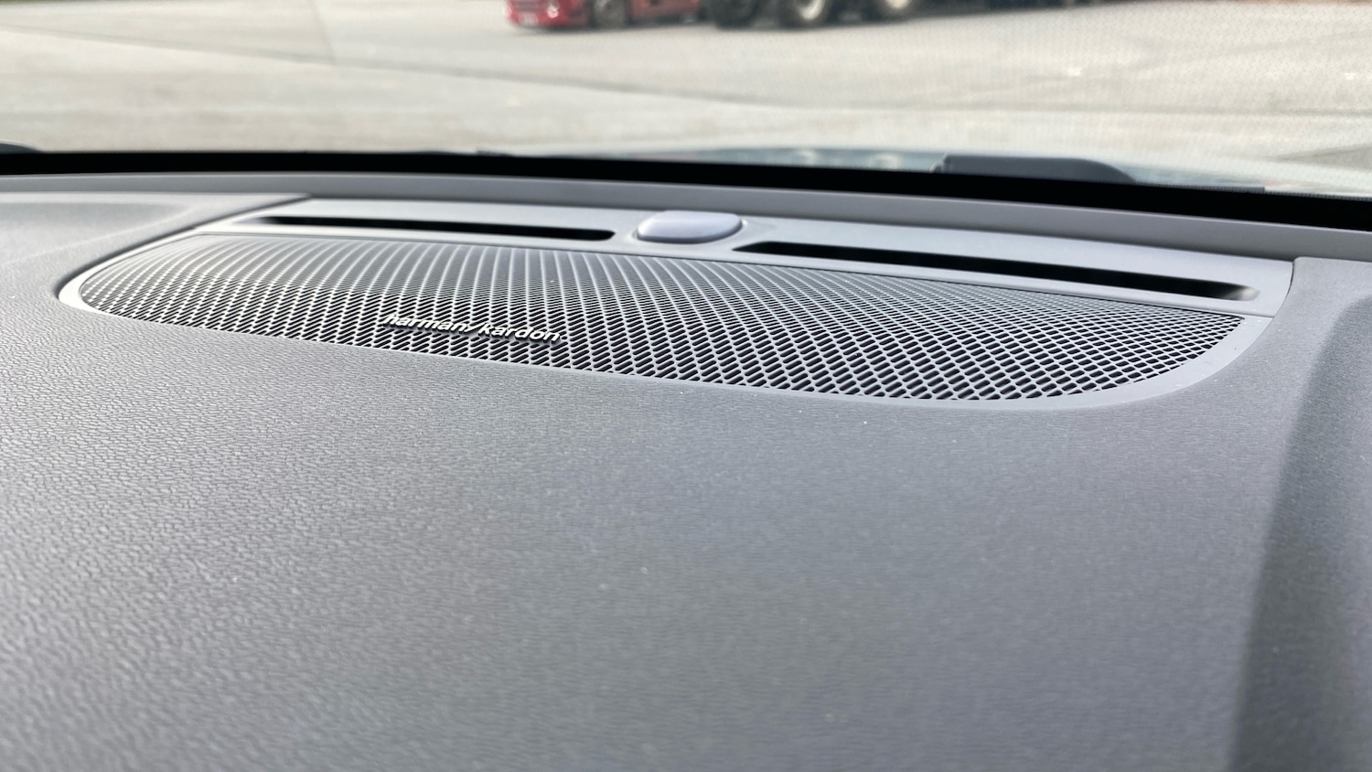 Used Volvo XC40 2025 for sale - 77818690: Photo 32