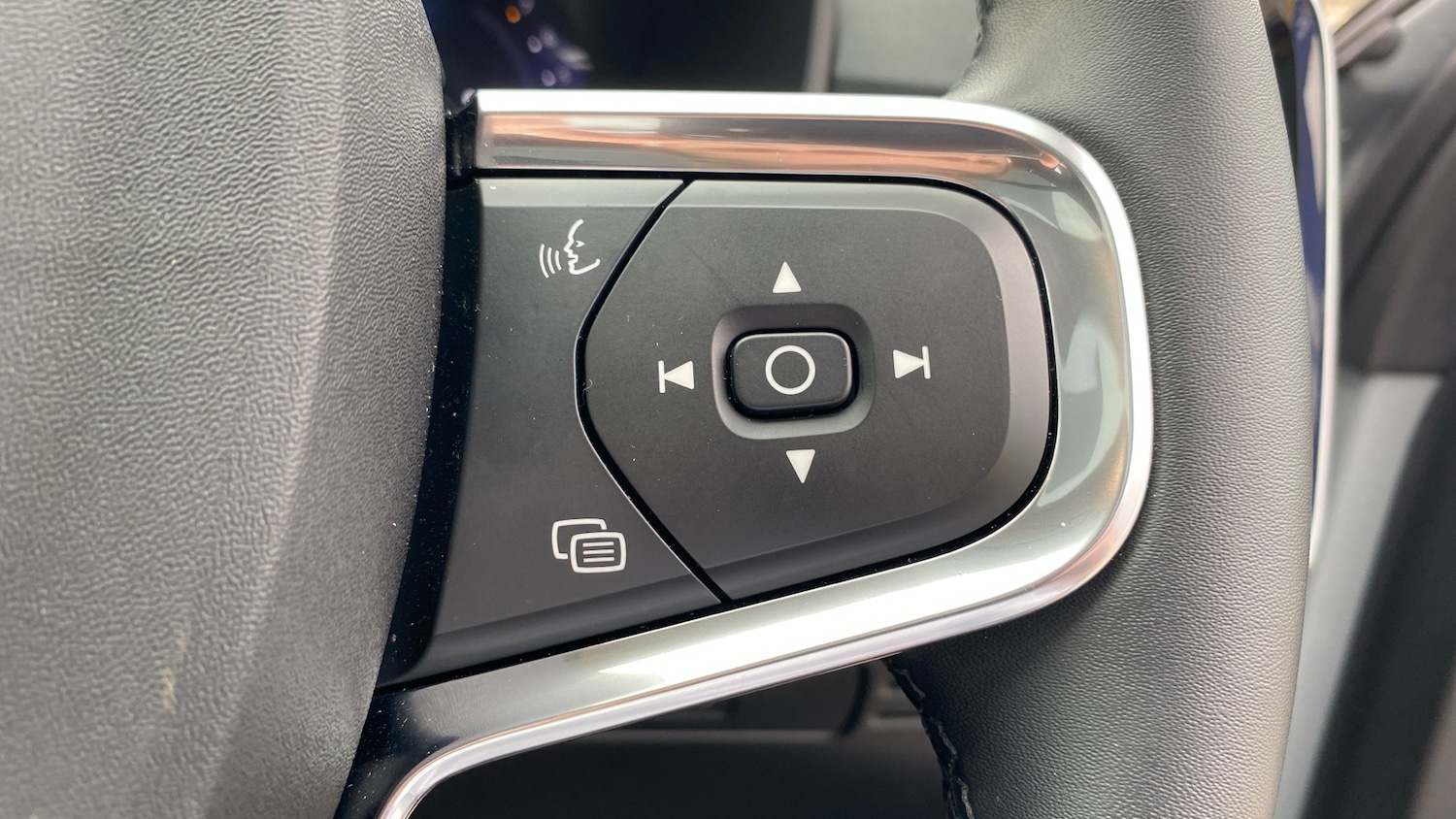 Used Volvo XC40 2025 for sale - 77818690: Photo 37