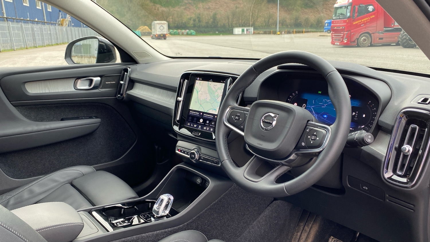 Used Volvo XC40 2025 for sale - 77818690: Photo 4