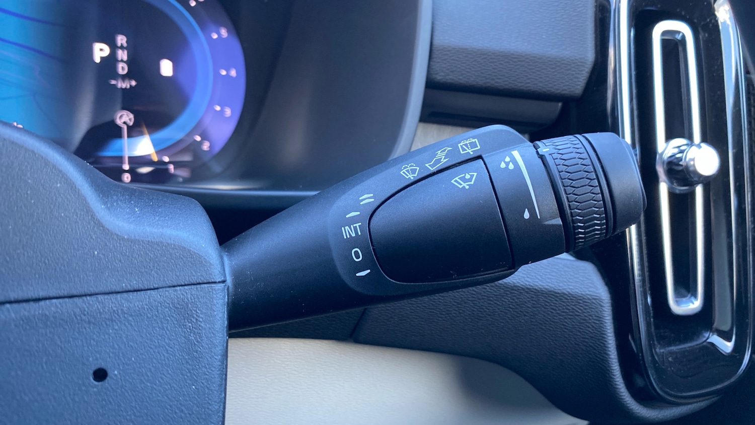 Used Volvo XC40 2025 for sale - 76807386: Photo 19