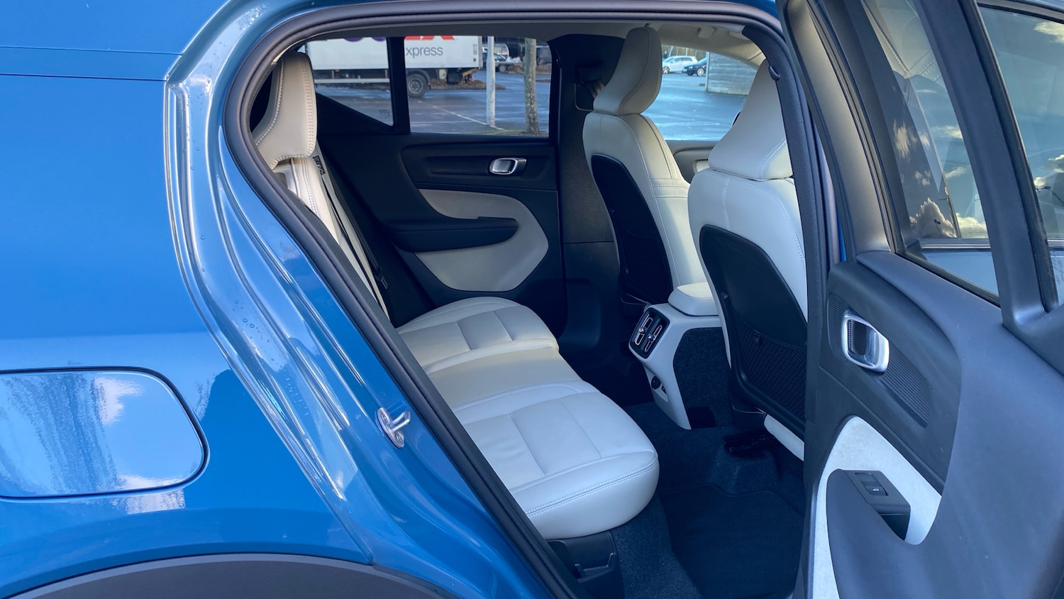 Used Volvo XC40 2025 for sale - 76807386: Photo 6