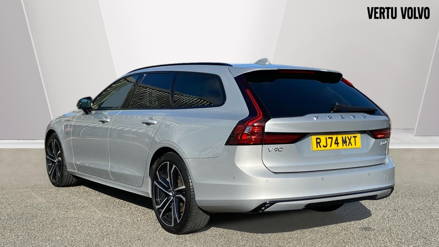 Used Volvo V90 2024 for sale - 76682229: Photo 2
