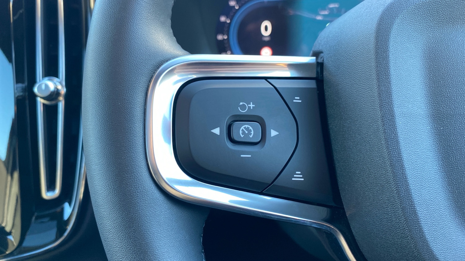 Used Volvo XC40 2022 for sale - 76653294: Photo 16