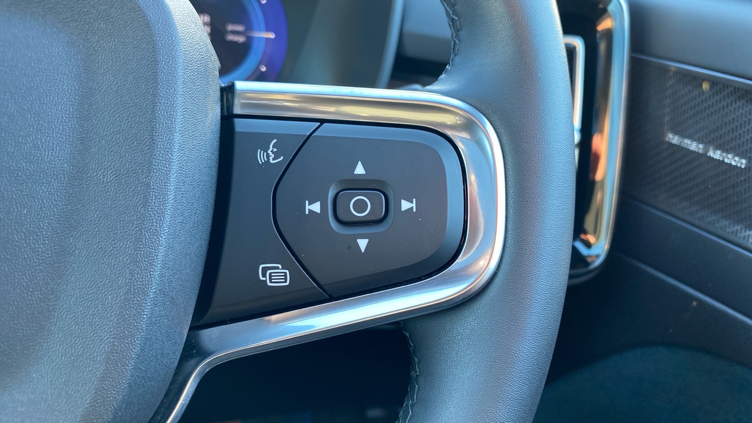 Used Volvo XC40 2022 for sale - 76653294: Photo 17