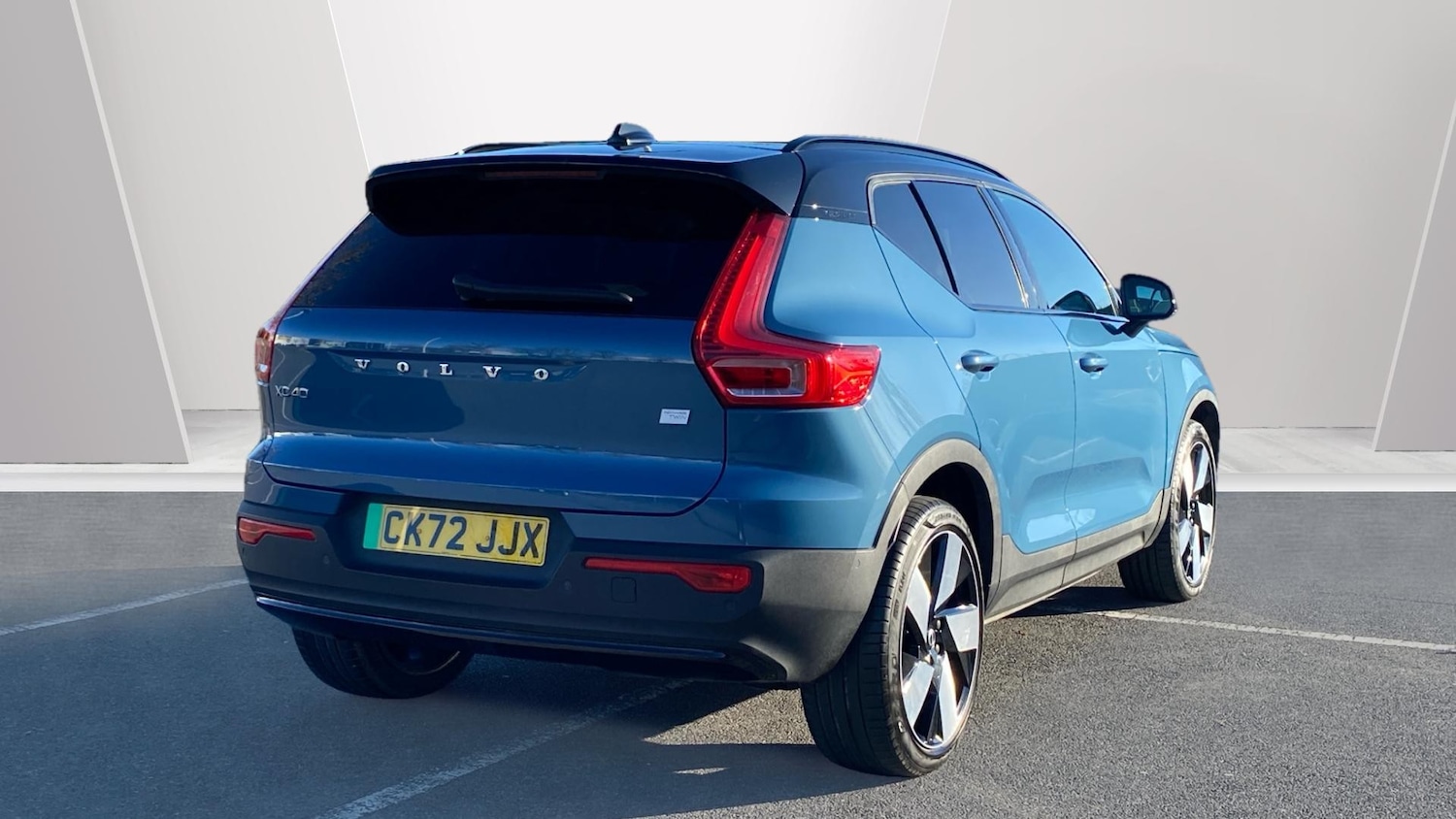 Used Volvo XC40 2022 for sale - 76653294: Photo 2
