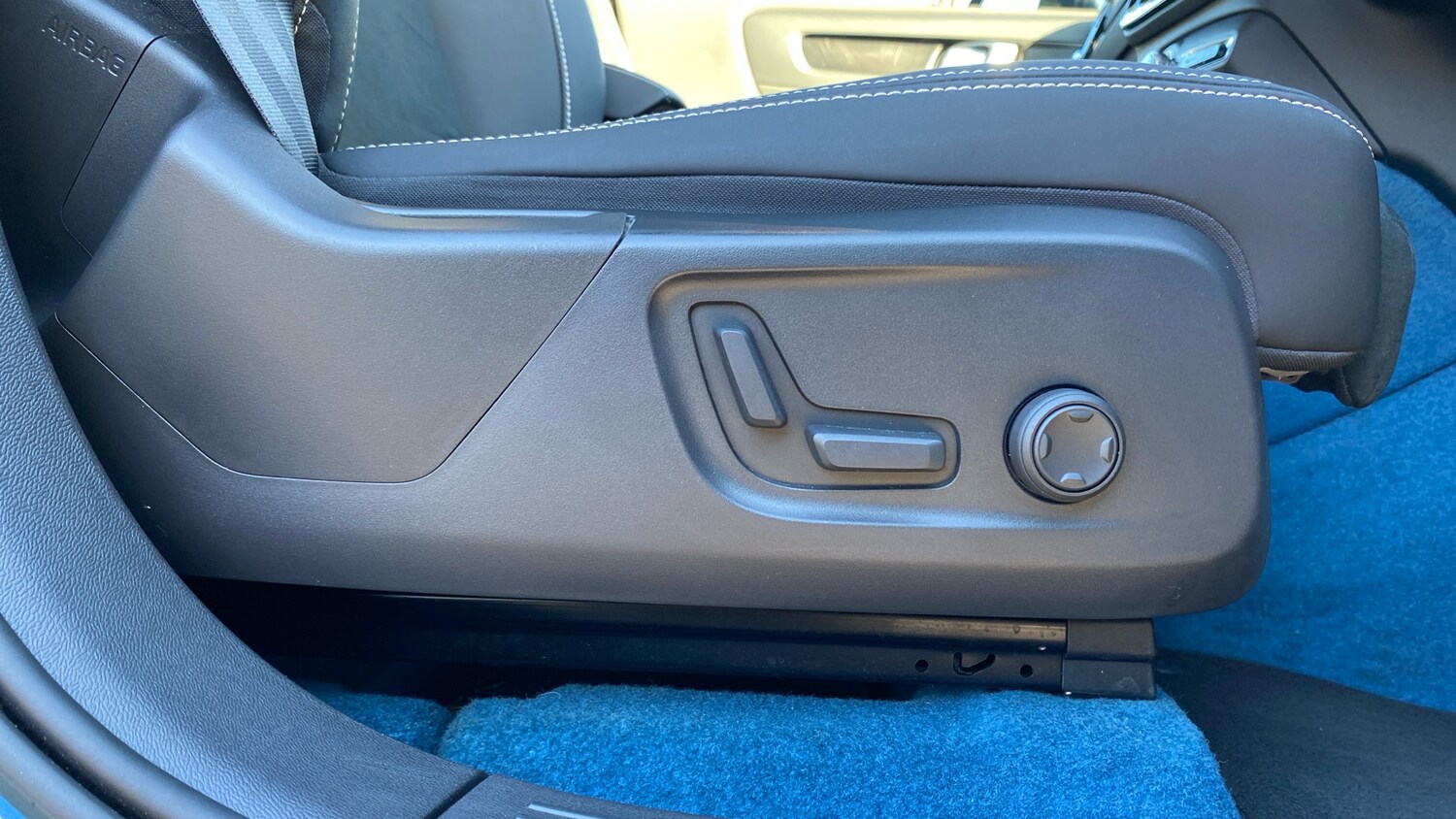 Used Volvo XC40 2022 for sale - 76653294: Photo 37