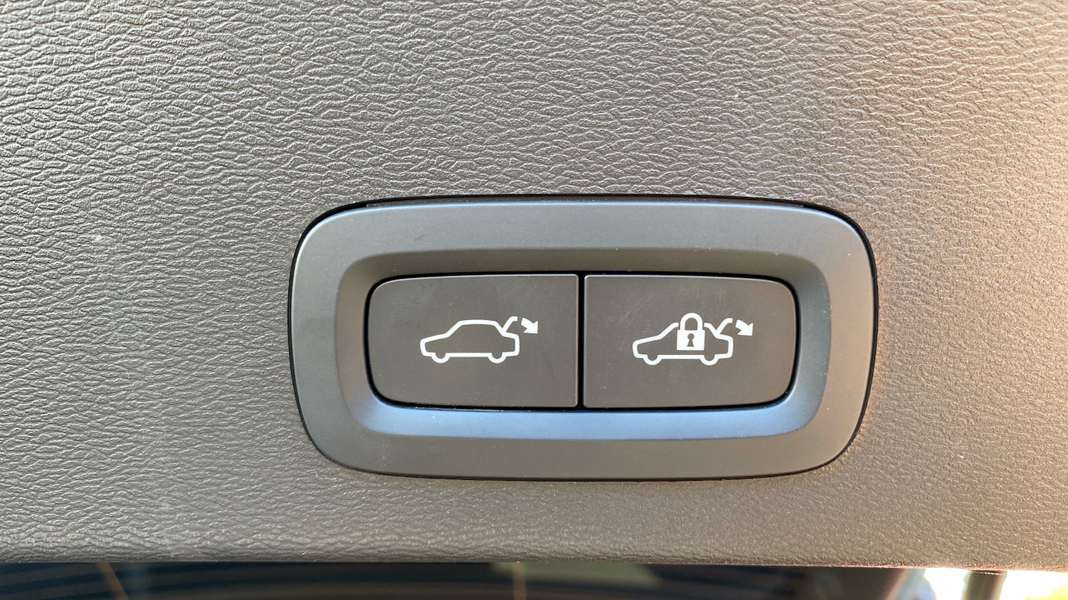 Used Volvo XC40 2022 for sale - 76653294: Photo 42