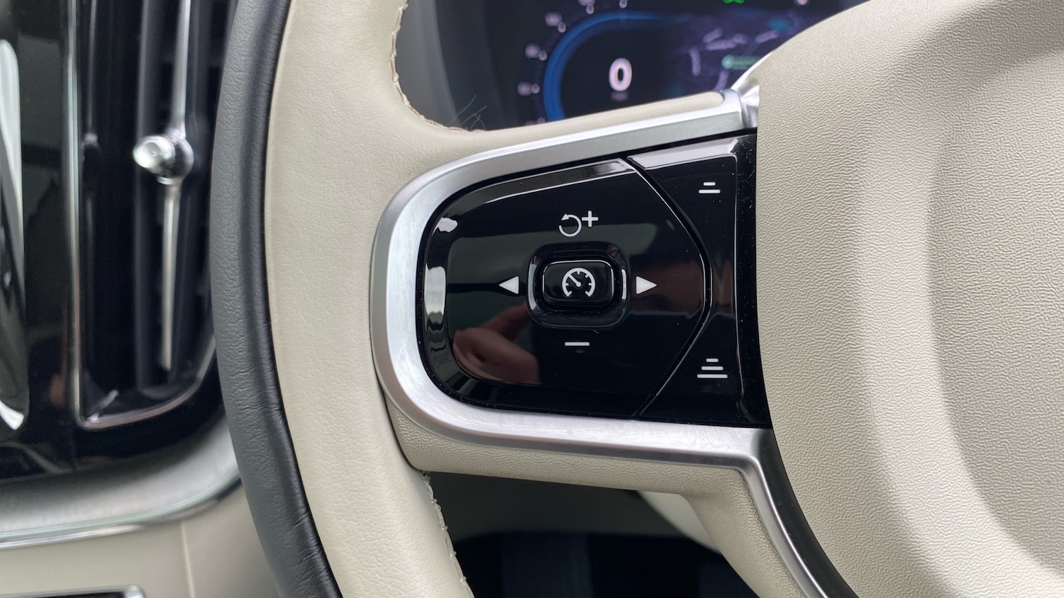 Used Volvo XC60 2025 for sale - 76653217: Photo 18