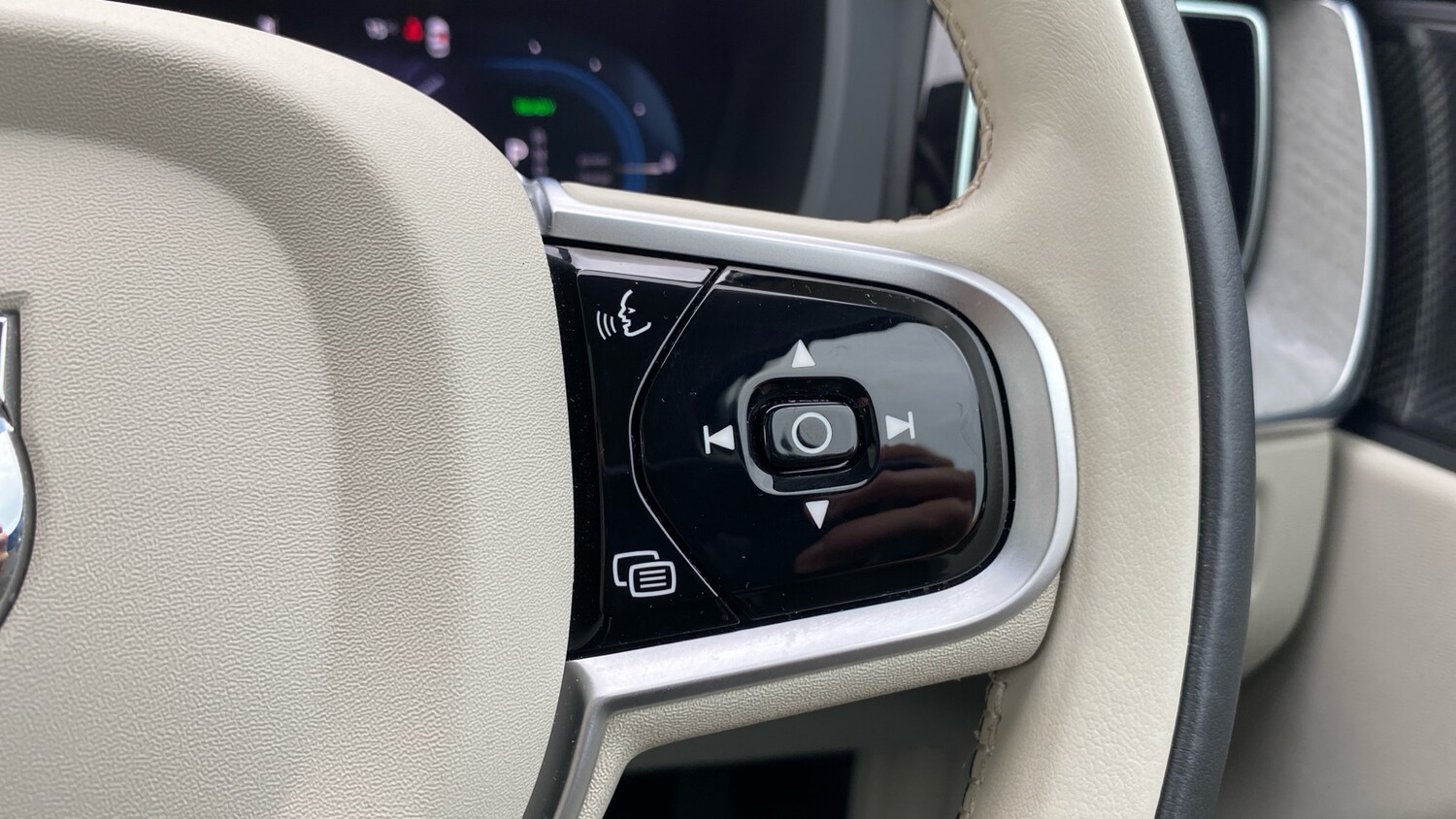 Used Volvo XC60 2025 for sale - 76653217: Photo 19