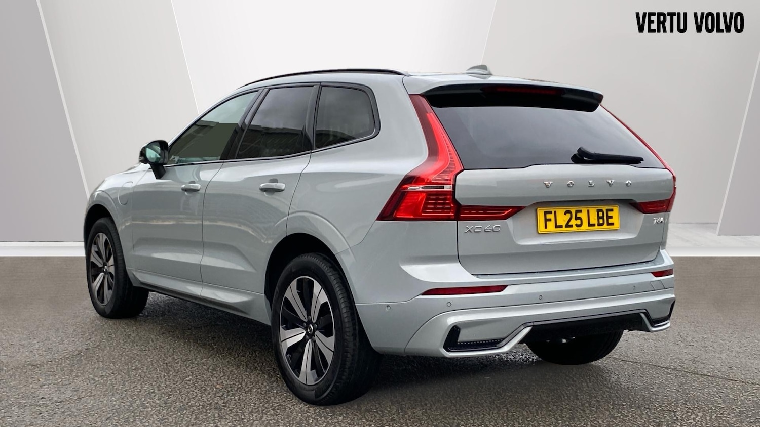 Used Volvo XC60 2025 for sale - 76653217: Photo 2