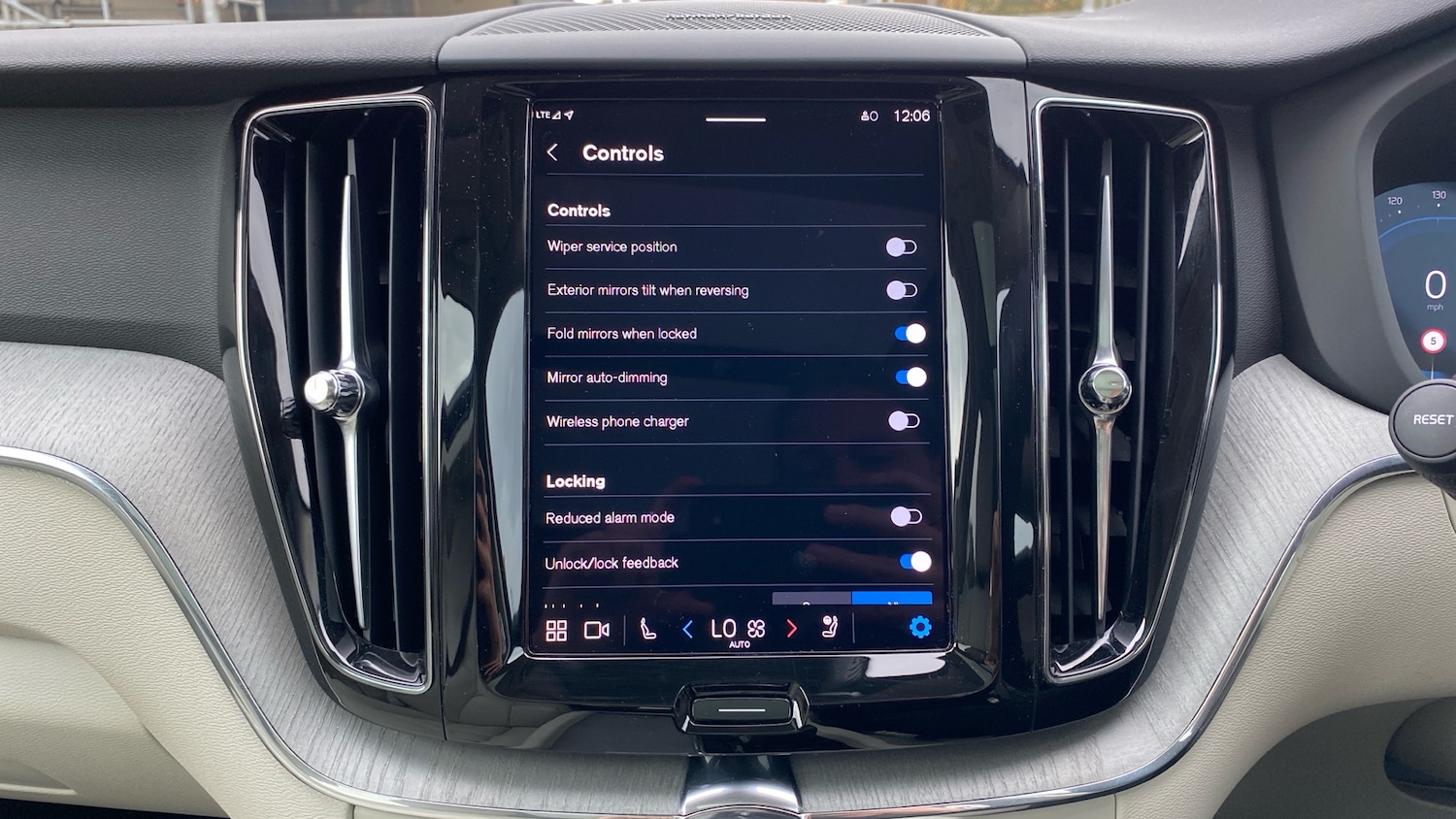 Used Volvo XC60 2025 for sale - 76653217: Photo 37