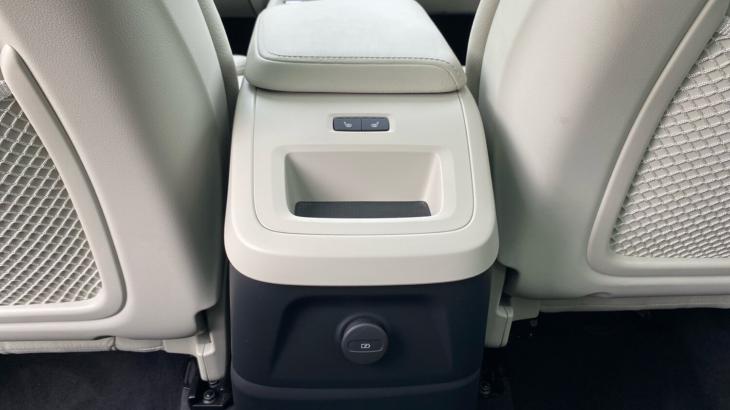 Used Volvo XC60 2025 for sale - 76653217: Photo 42