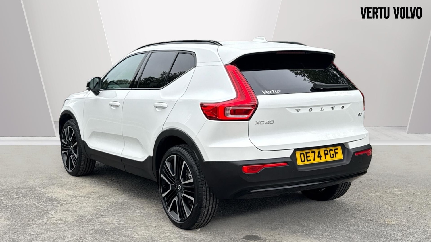 Used Volvo XC40 2024 for sale - 77323778: Photo 2