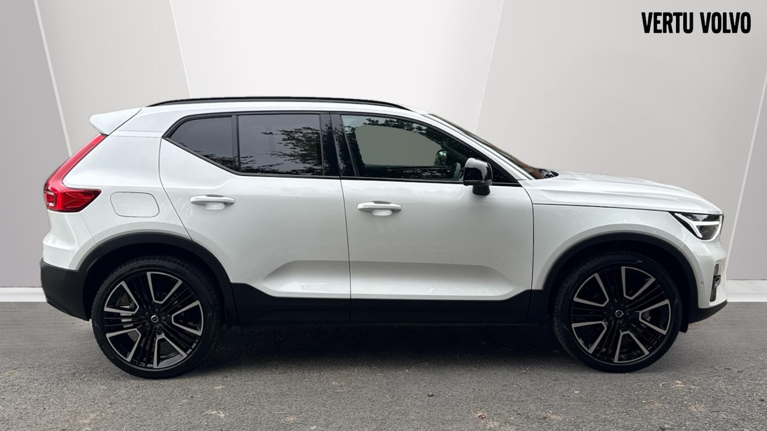 Used Volvo XC40 2024 for sale - 77323778: Photo 3