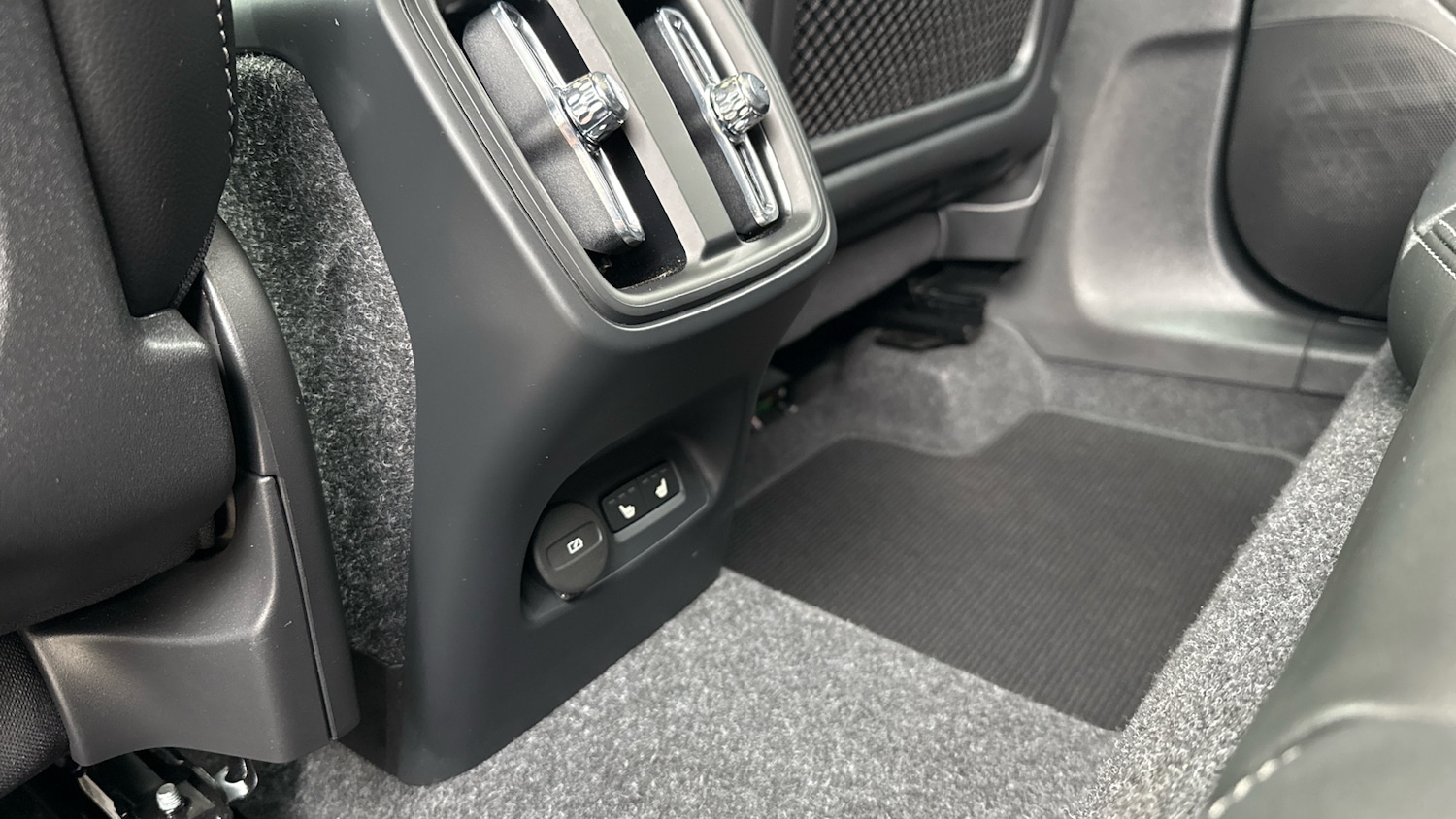 Used Volvo XC40 2024 for sale - 77323778: Photo 34