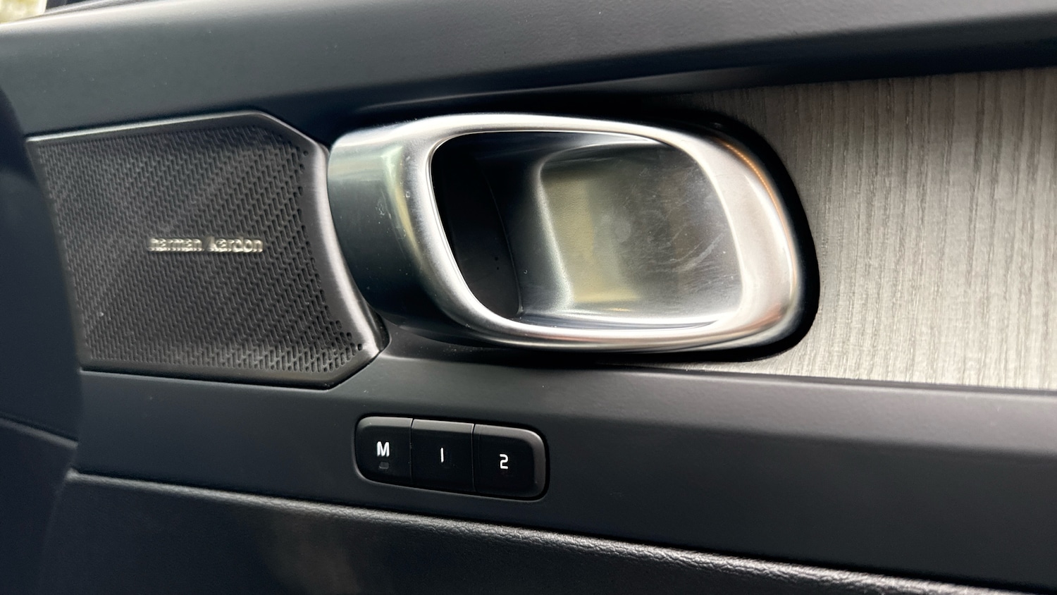 Used Volvo XC40 2024 for sale - 77323778: Photo 37