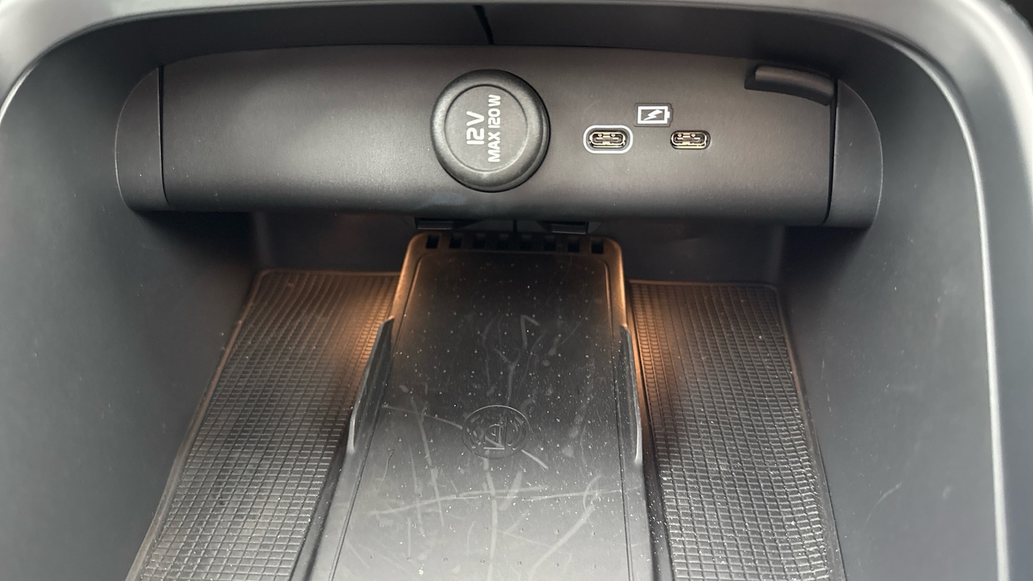 Used Volvo XC40 2024 for sale - 77323778: Photo 43