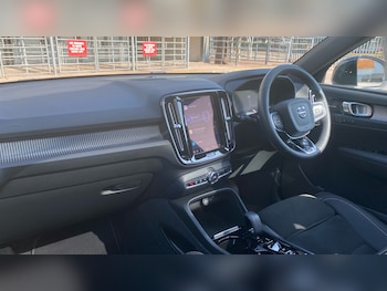 Used Volvo XC40 2022 for sale - 75526442: Photo