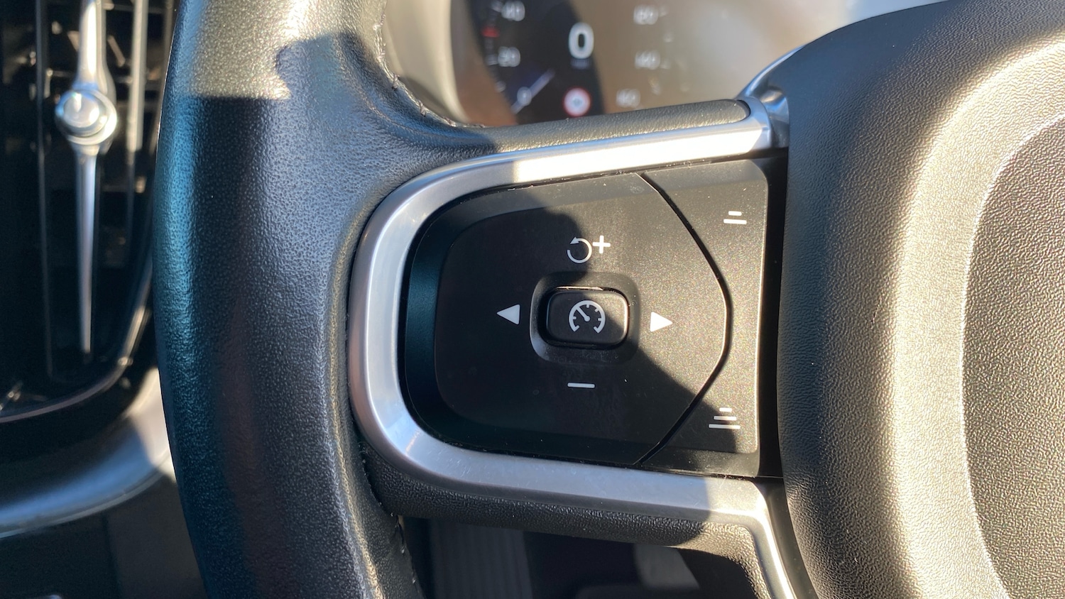 Used Volvo XC60 2021 for sale - 76684740: Photo 17