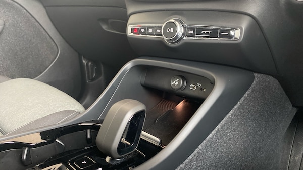 Used Volvo XC40 2023 for sale - 75627185: Photo 14