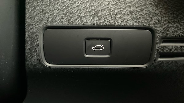 Used Volvo XC40 2023 for sale - 75627185: Photo 38