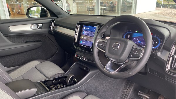 Used Volvo XC40 2023 for sale - 75627185: Photo 5
