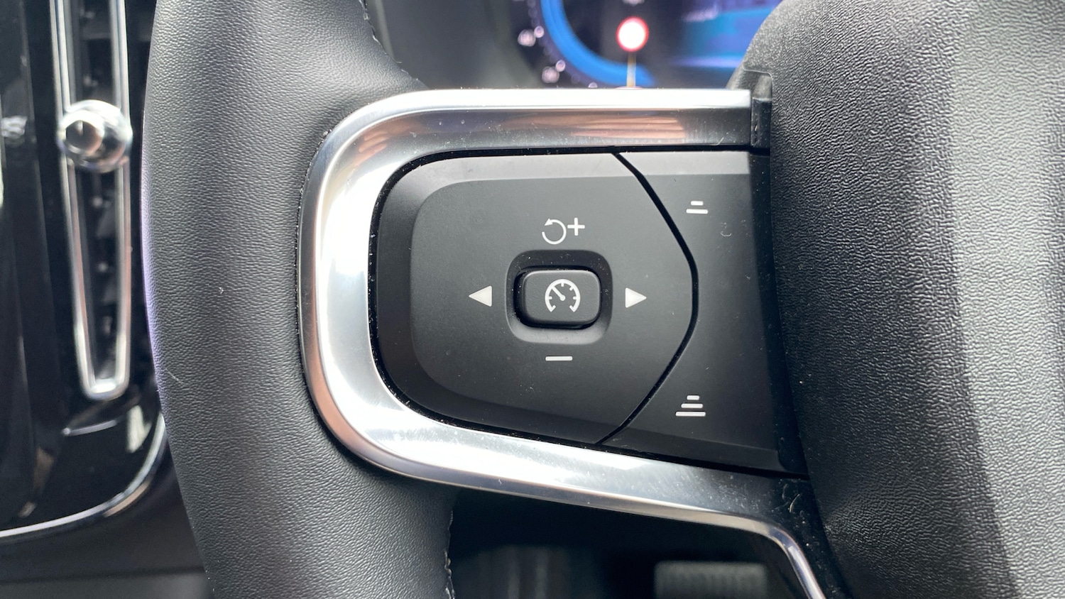 Used Volvo XC40 2025 for sale - 77589707: Photo 21