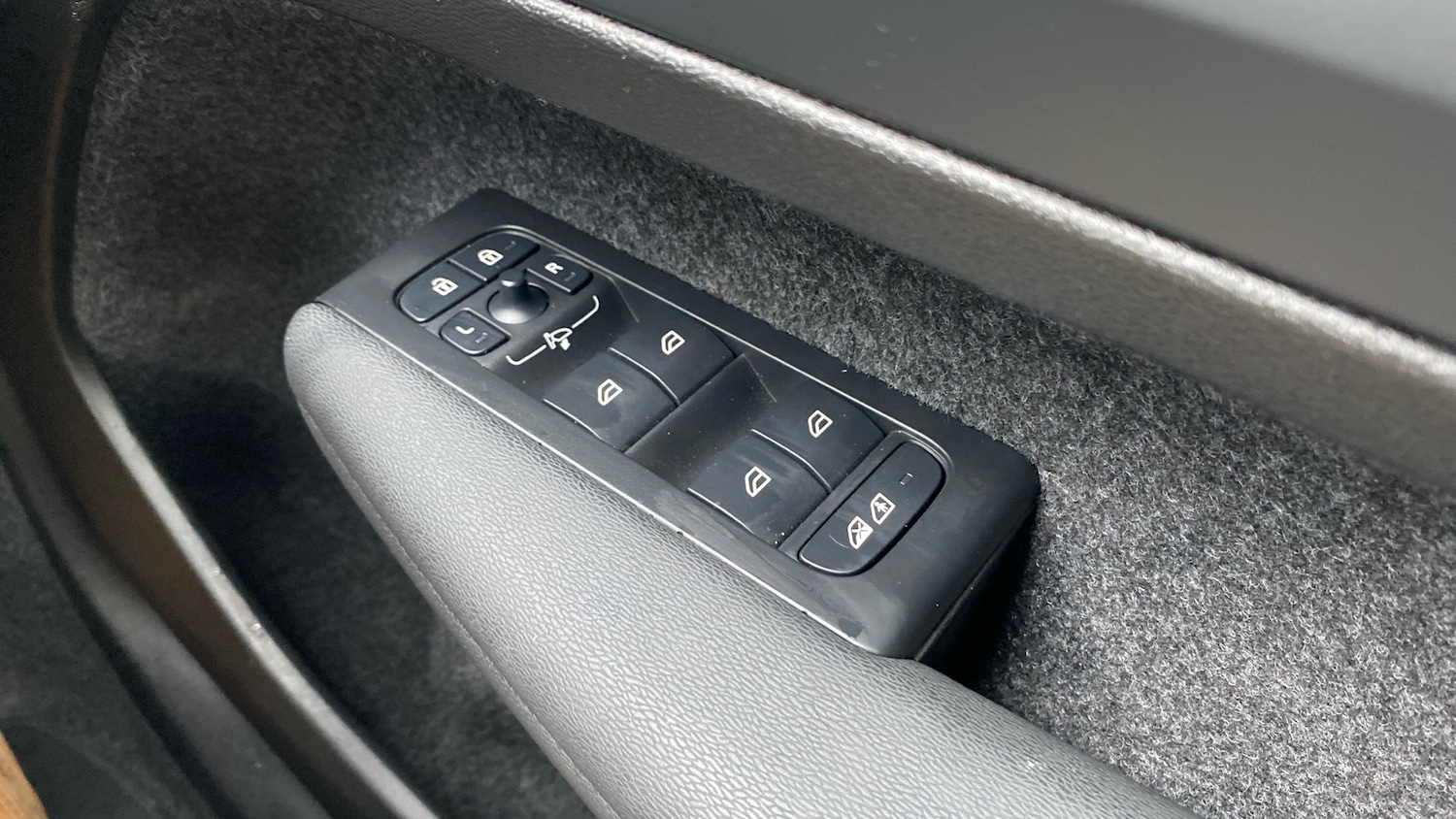 Used Volvo XC40 2025 for sale - 77589707: Photo 24